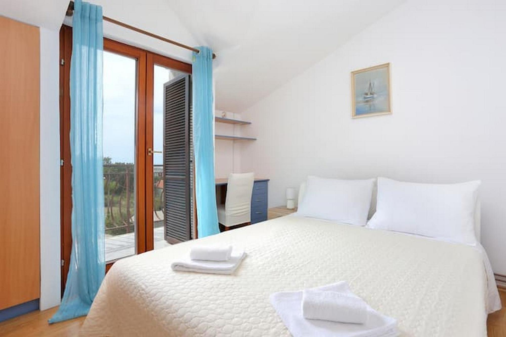 Holiday Home Mons Aureus Gornje Sitno Exterior photo